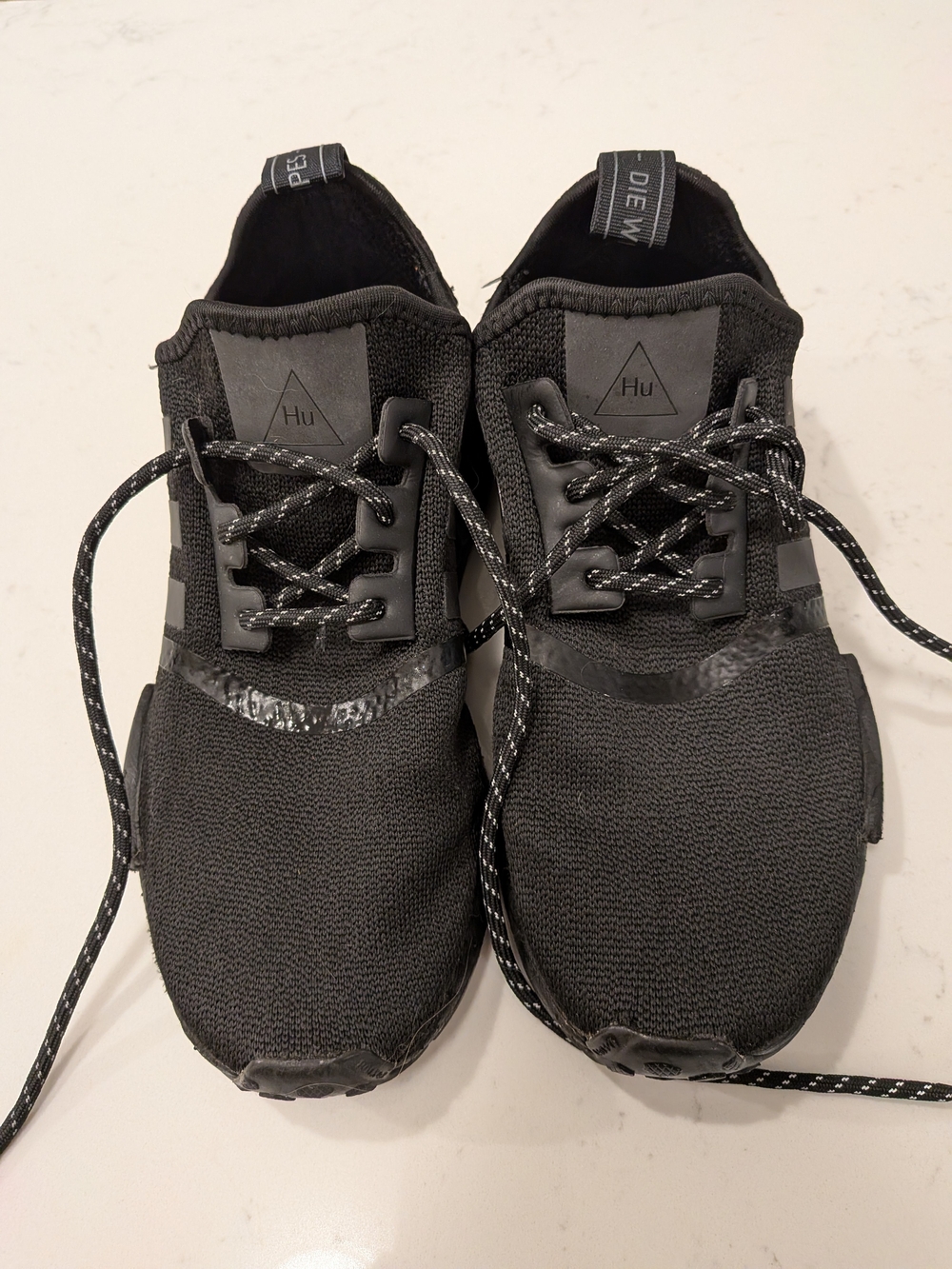Mesh Knit Men's Athletic Sneakers in Black